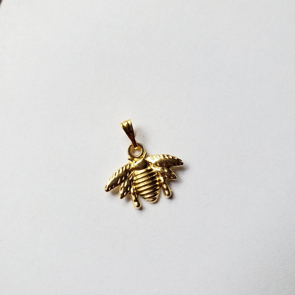 New Gold Bee Charm / Pendant - Picture 12 of 13